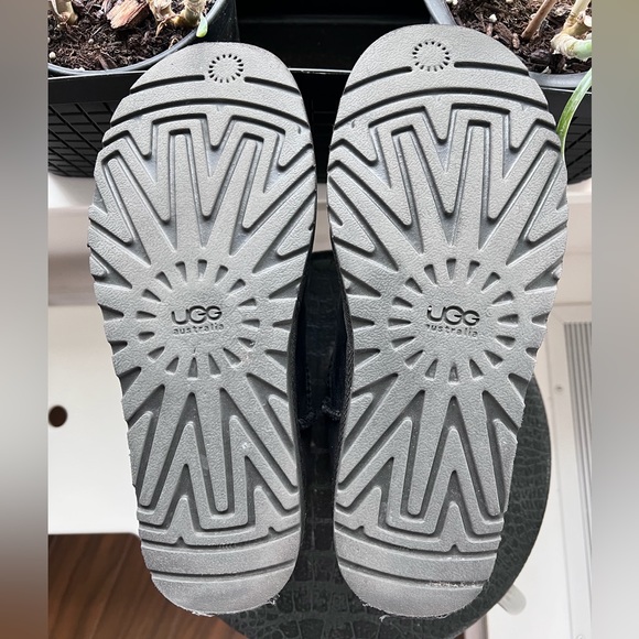 Ugg Mini Bow Crystal Boot - Picture 3 of 3